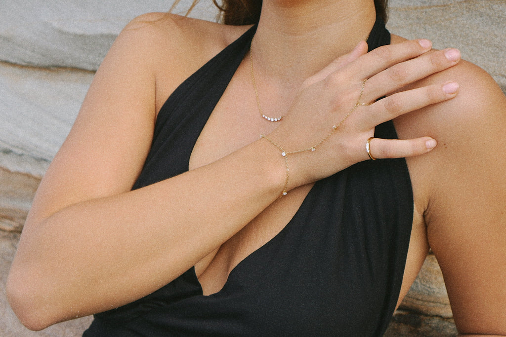 Dalia hand chain